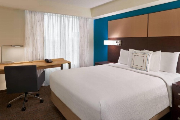 Residence Inn by Marriott Toronto Airport image 11