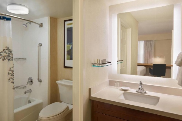 Residence Inn by Marriott Toronto Airport image 12
